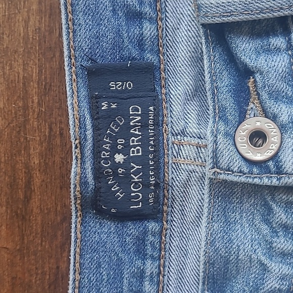 Lucky Brand Jean Shorts Women's sz 0/25 Distressed Boyfriend Button Fly Shorts - Picture 6 of 11